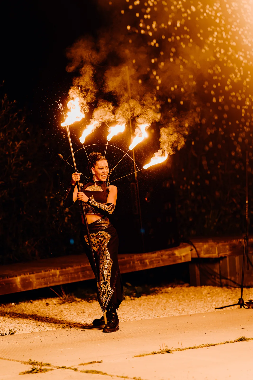 Fire dancer with fire by the Lodjakoda