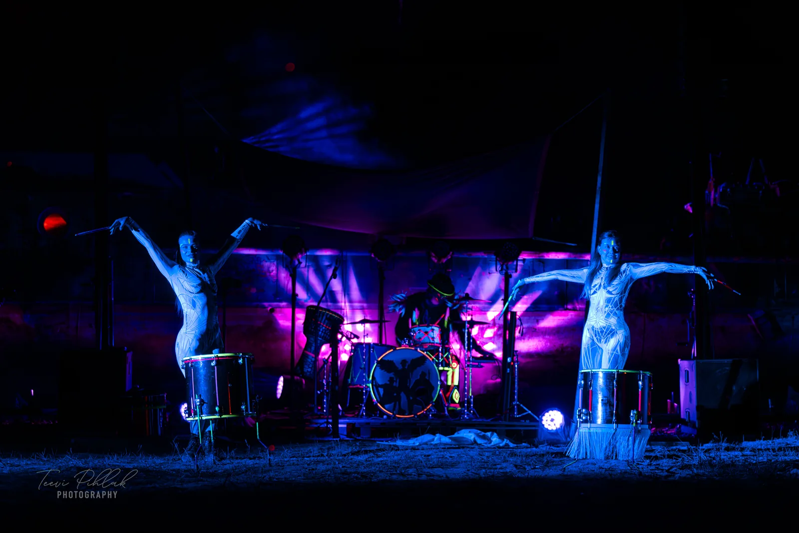 Stage, dancers and drummer at Ulge harbour